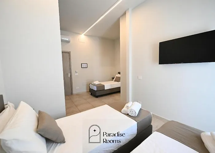 Paradise בית הארחה 3*